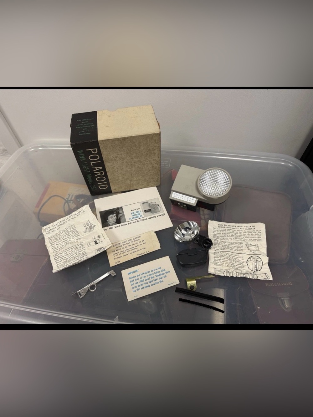 Polaroid Wink-Light Model 250 w/Flash, Bulbs, Original Box & Instructions
